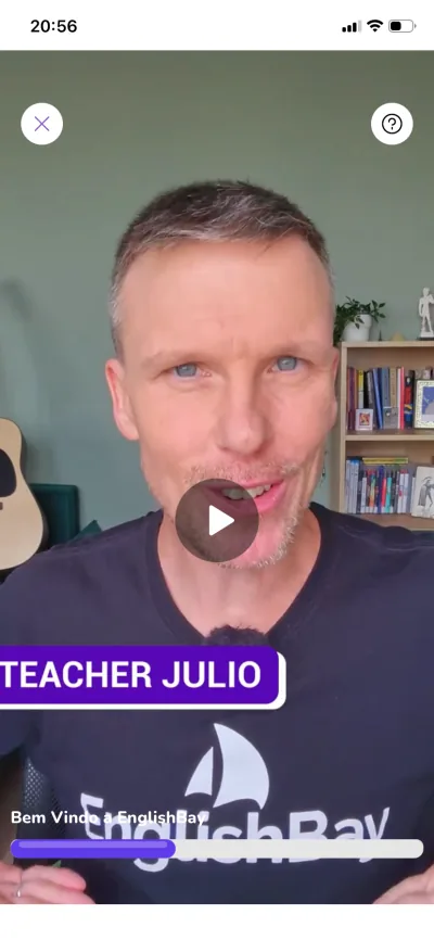 Tela do curso com uma videoaula do professor Júlio.