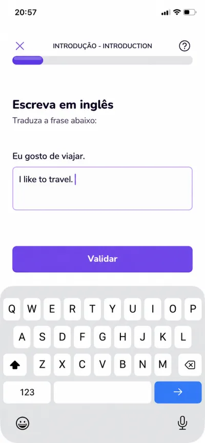 Exercício de escrita: Eu gosto de viajar. Resposta: I like to travel.